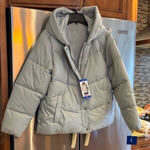 32 Degrees Puffer lined jacket. Hooded Puffer Jacket in Green